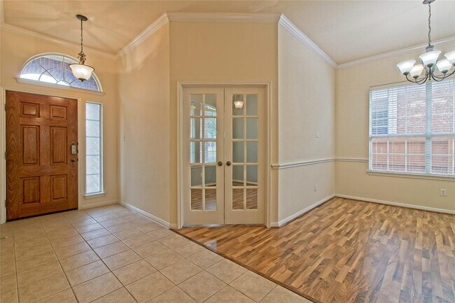 Building Photo - 115 Village Park Dr