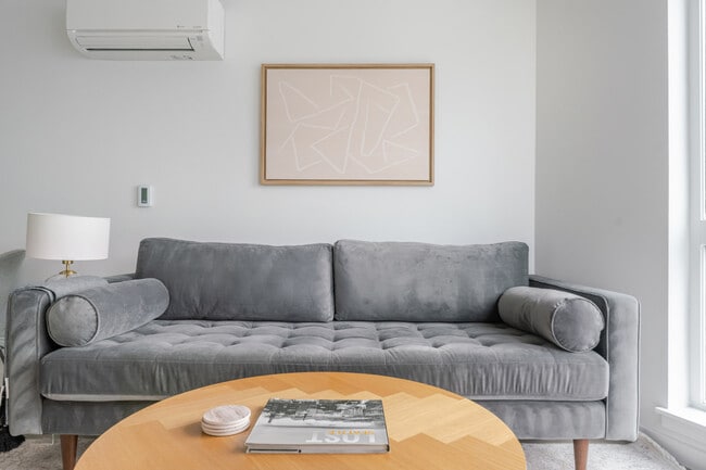 Building Photo - 17645 NE 69th Ct