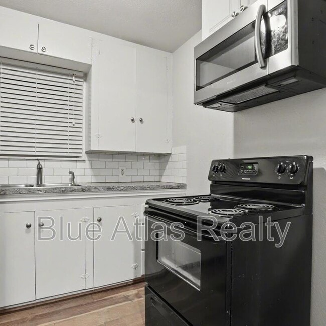 Building Photo - 3643 Lafayette Ave