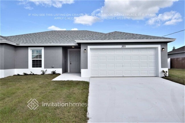 Building Photo - 301 SW Log Dr