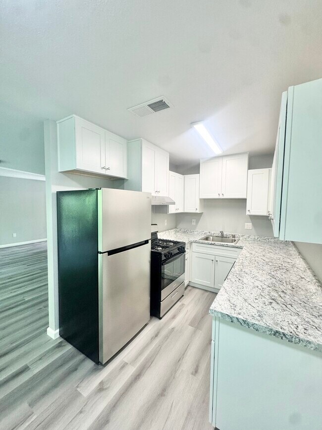 Foto del edificio - Nicely updated 2-bedroom 1-bath apartment in Auburn!