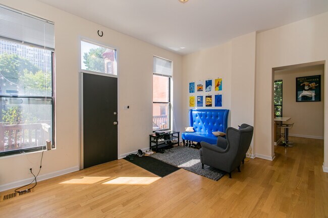 Building Photo - 506 W Arlington Plz