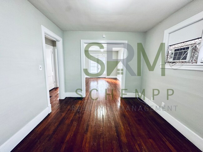 Building Photo - Two Bedroom House with Detached Garage-Section 8 Accepted