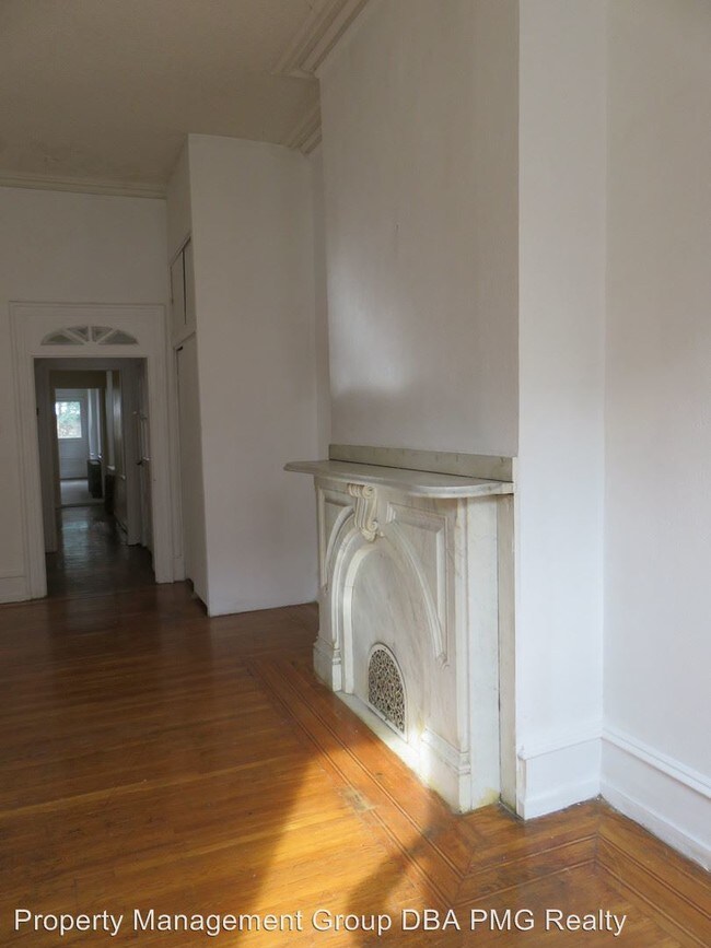 Building Photo - 809 Wharton St