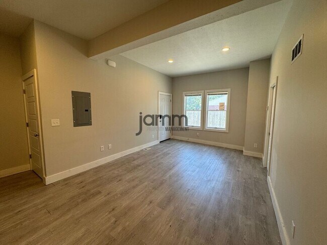 Foto del edificio - 1966 Randall Rd
