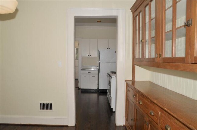 Foto del edificio - 602 Sherwood Rd NE
