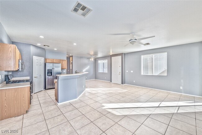 Building Photo - 6057 Slow Bob St