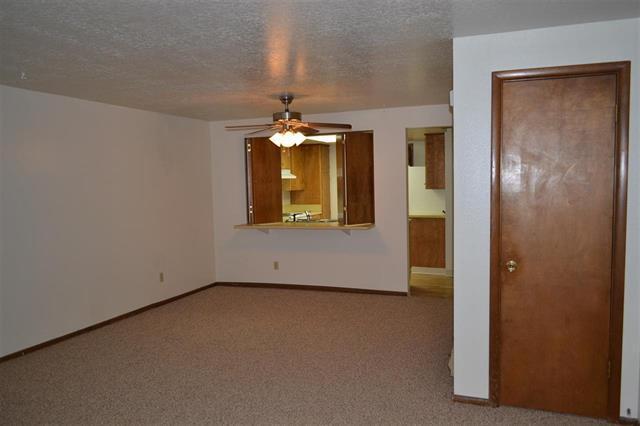 Foto del edificio - 2 Bedroom 1.5 Bathroom 4 plex (6 month lea...