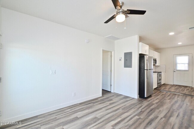 Foto del edificio - 312 N Hartford St