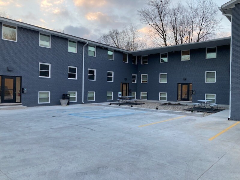 615 W Charles St Unit A1, Muncie, IN 47305 Apartment for Rent in Muncie, IN