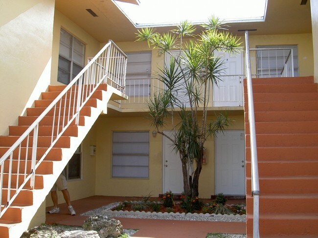 Exterior Track - 1220 SW 26th St