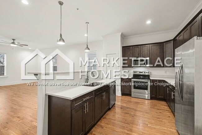 Building Photo - 122 Valley View St