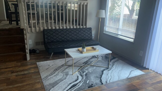 Foto del edificio - 1348 S Akron Way