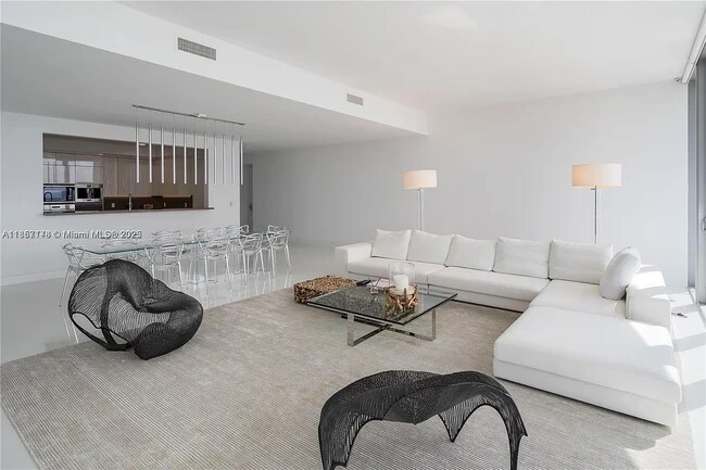 Foto del edificio - 17475 Collins Ave