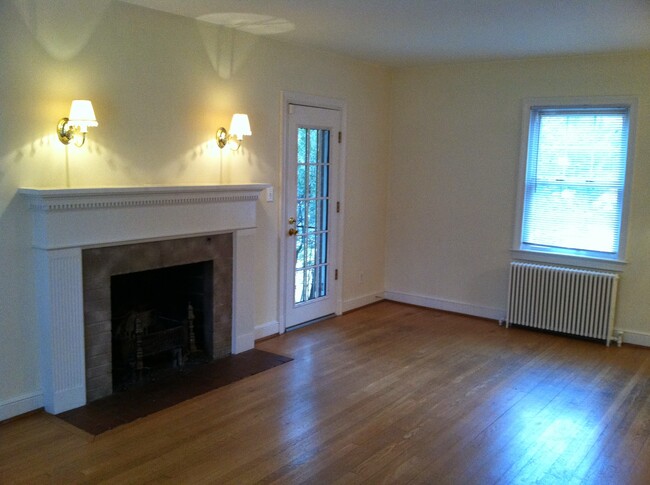 Building Photo - 435 N Monroe St