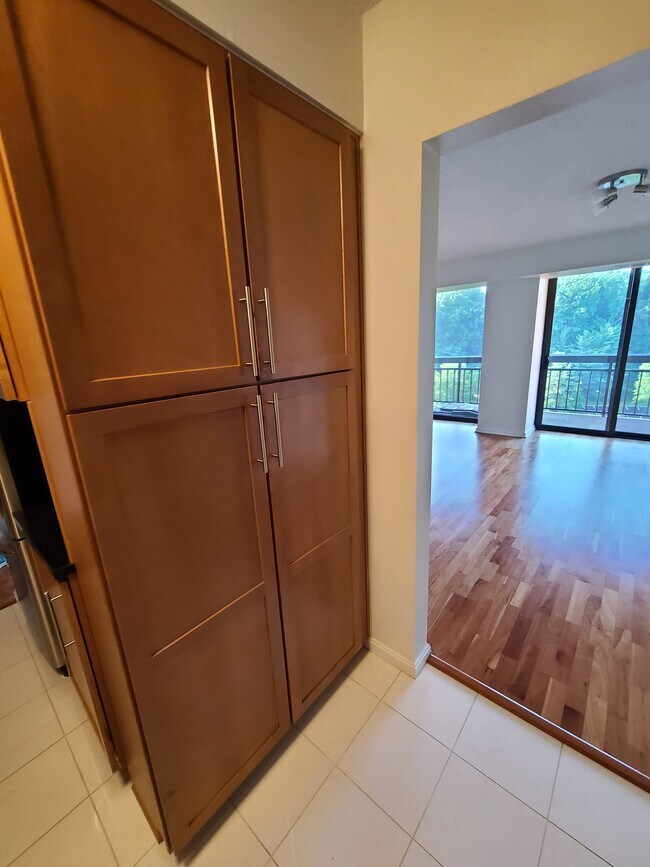 Foto del edificio - 2230 George C Marshall Dr