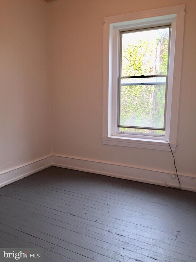 Primary Photo - 1816 W Tioga St