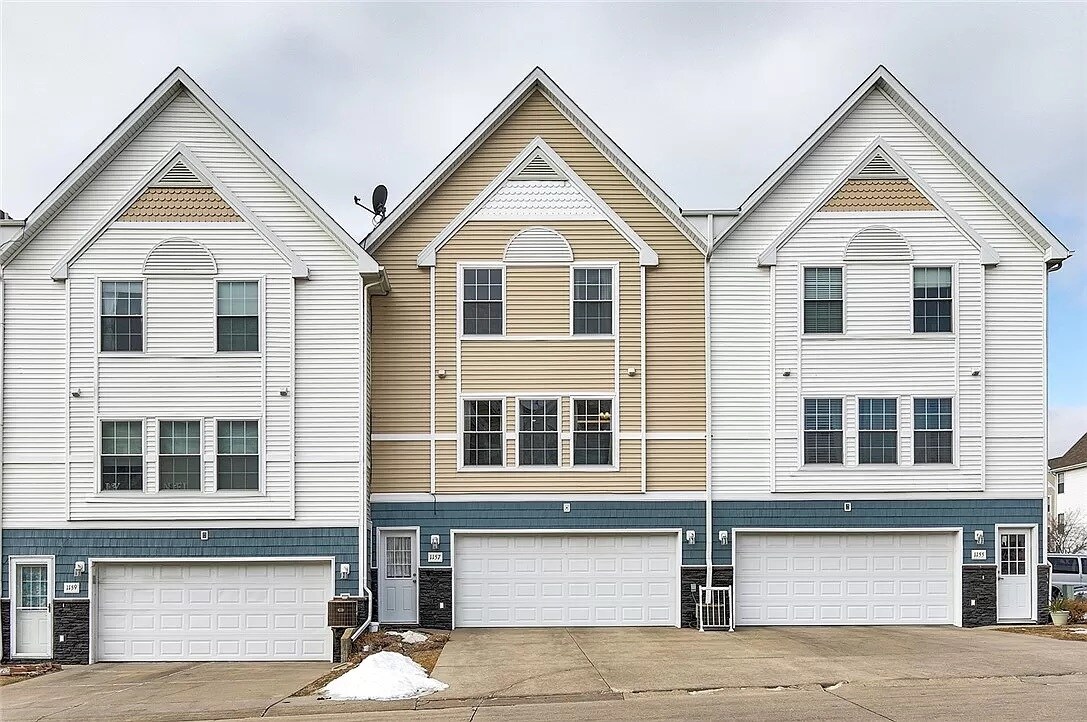 1157 SE Village View Ln, Ankeny, IA 50021 Townhome Rentals in Ankeny