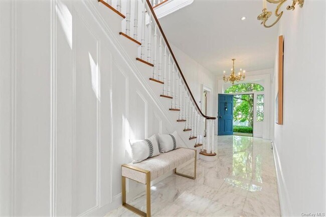 Foto del edificio - 77 Pleasant Ridge Rd