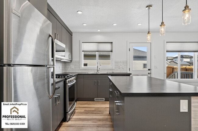 Building Photo - 7210 Cardinal Way SW