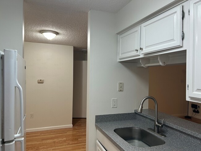 Foto del edificio - 5317 Ravens Crest Dr