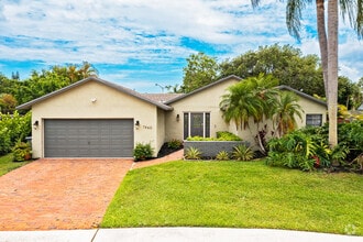 Building Photo - 7460 San Clemente Pl