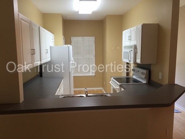 Building Photo - Eastwood Townhomes