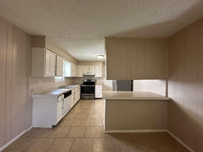 Building Photo - 5424 San Juan St