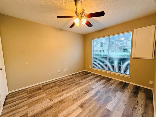 Foto del edificio - 5708 Giddyup Ln