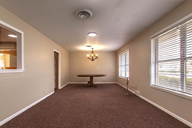 Building Photo - 1227 Ector St