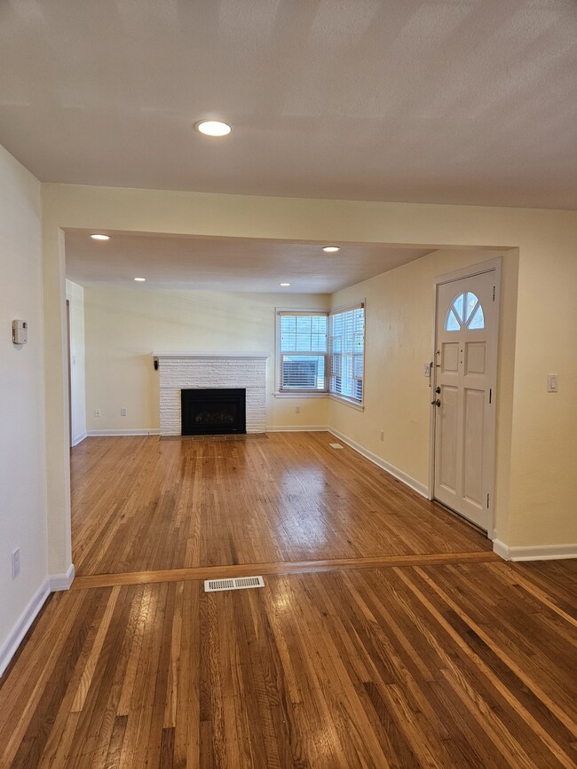 Living Room - 1427 27th Ave