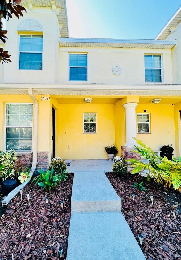 10959 Keys Gate Dr, Riverview, FL 33579 Townhome Rentals in Riverview
