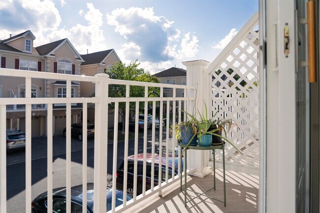 Building Photo - 155 Blue Heron Dr