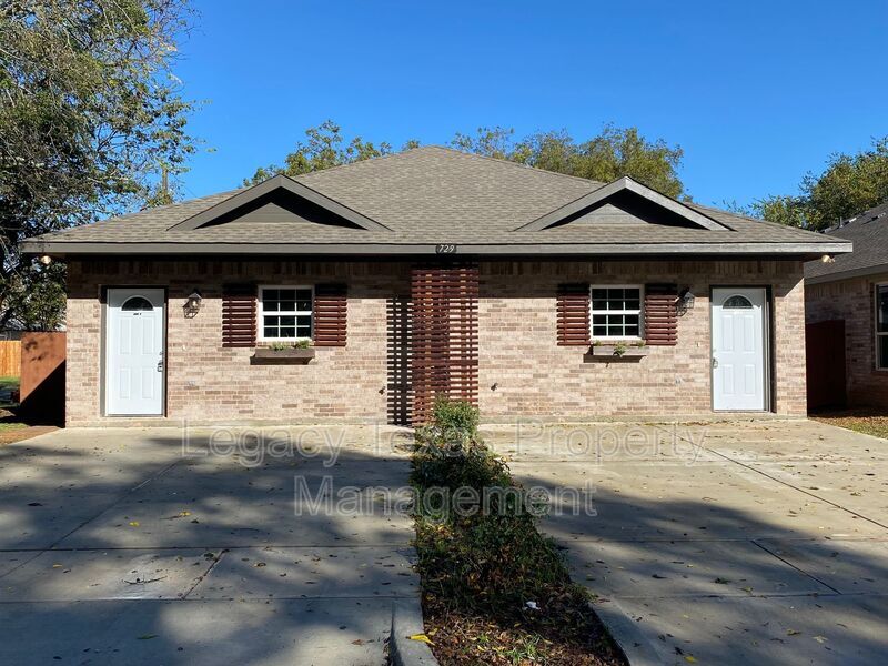 Foto principal - 729 E Brown St