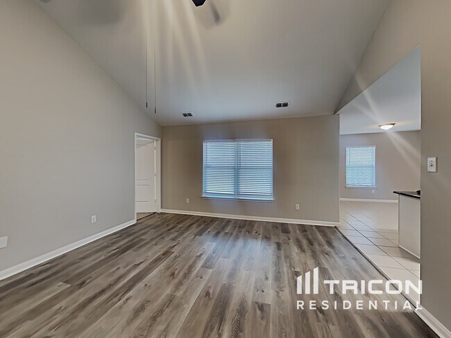 Foto del edificio - 2025 Fairview Dr