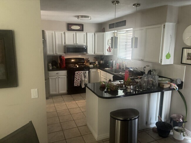 Foto del edificio - 5503 Walden Wood Cir