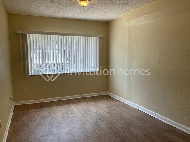Building Photo - 608 Ivanhoe Way