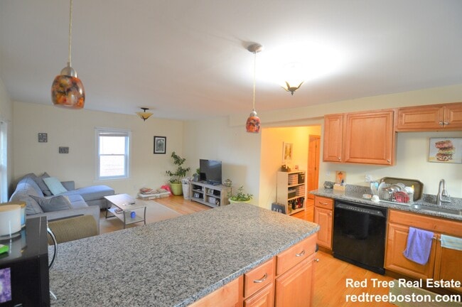 Building Photo - 345 Market St