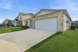 Building Photo - 15626 Del Norte Dr