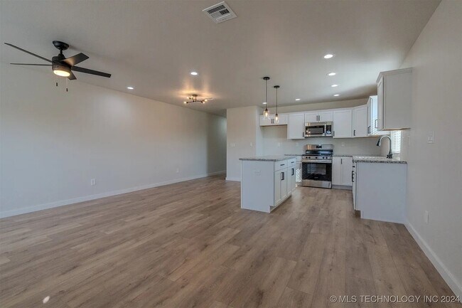Building Photo - Brand New 3-Bed, 2-Bath Home for Lease – Modern Living in Tulsa