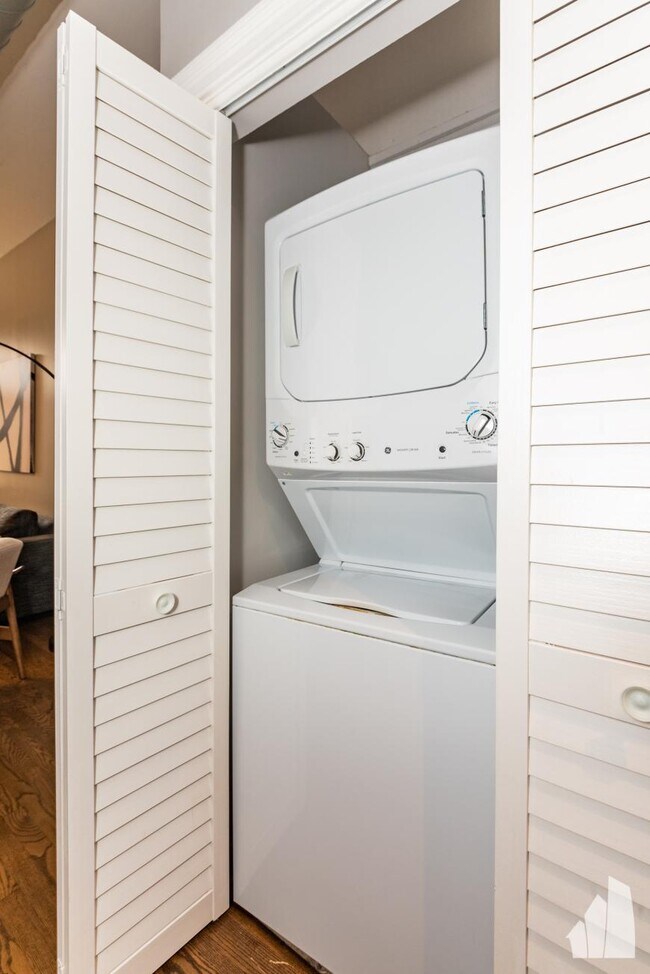 Foto del edificio - 2 bedroom in Chicago IL 60607