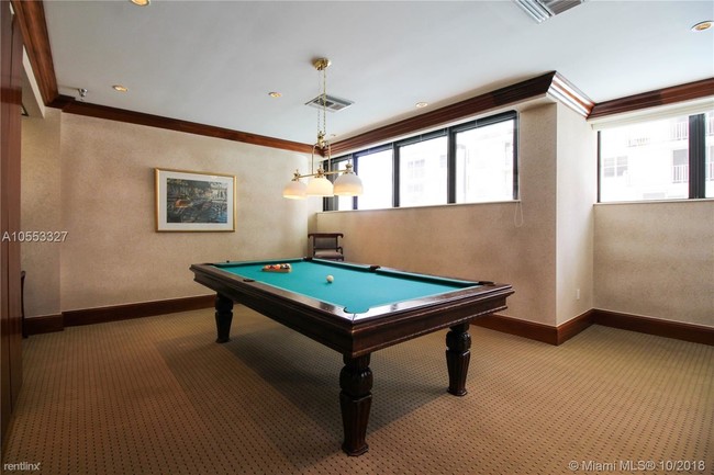 Building Photo - 4 br, 4 bath Condo - 5758 Collins Av # 1201