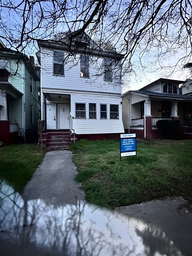 Building Photo - 120 Hough Ave