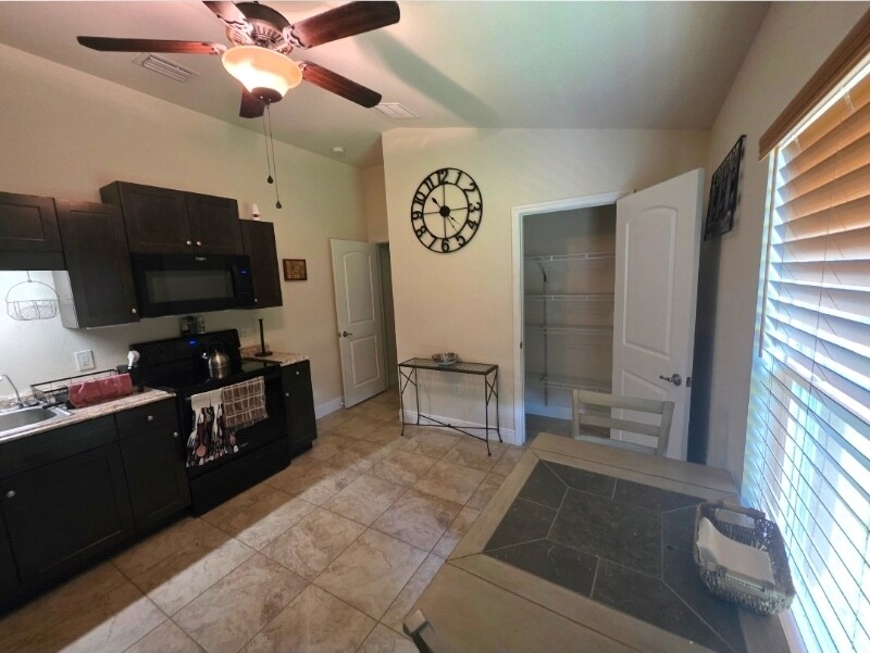 Foto principal - 6140 Stratton Rd