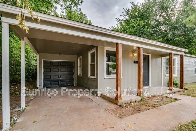 Building Photo - 509 E Rose Dr