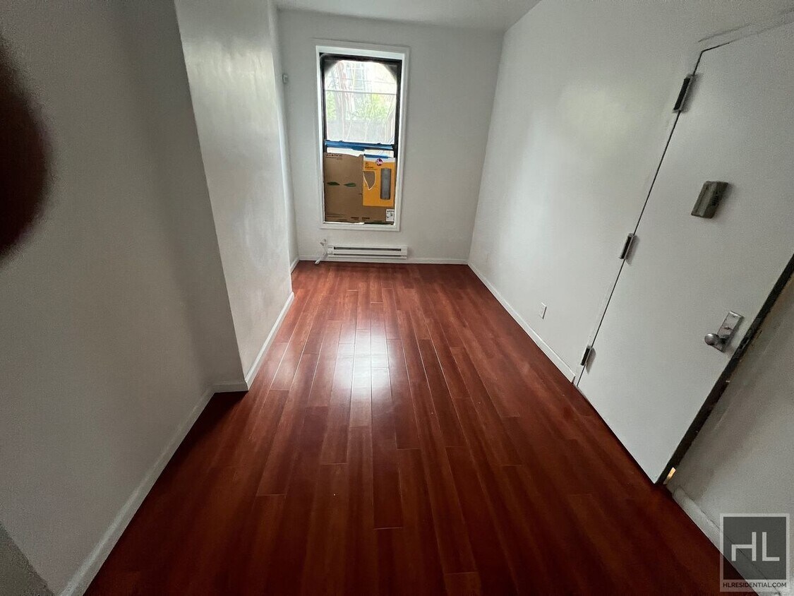 Primary Photo - WASHINGTON AVENUE