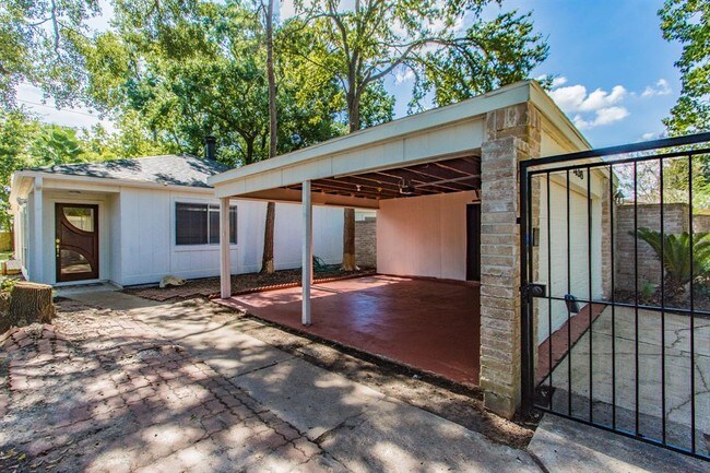 Building Photo - 16243 Olive Glen Dr