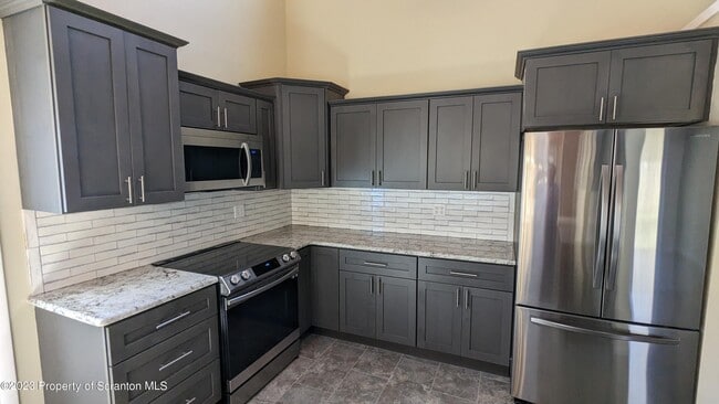 Building Photo - 412 Griffin Pond Rd