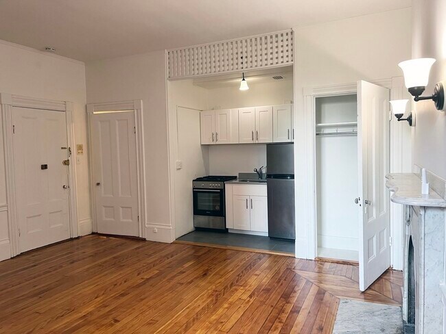 Building Photo - 1 Joy St