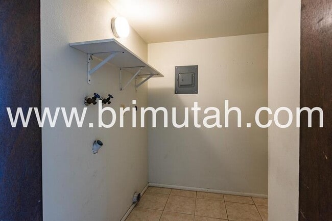 Building Photo - 2045 S 2200 E